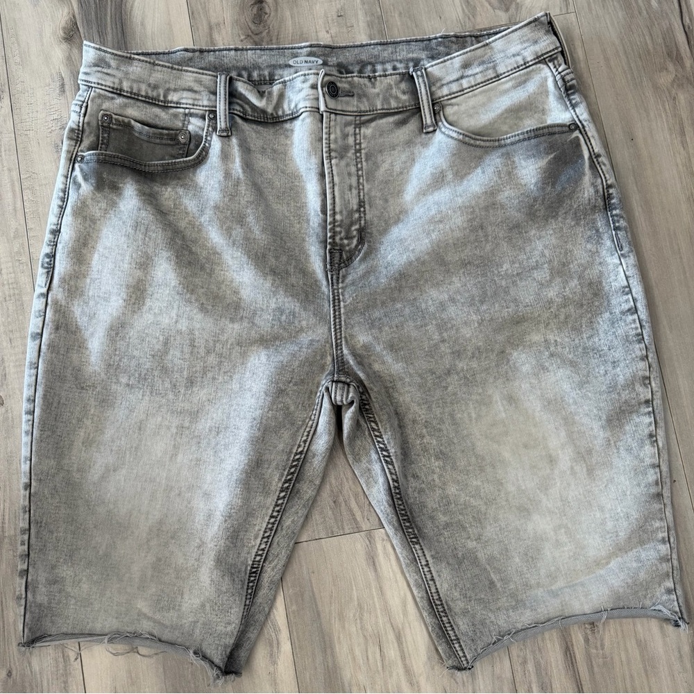 Old Navy Men's Light Gray Washed Denim Cutoff Shorts